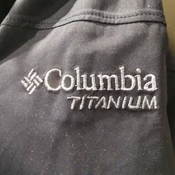 Men's Columbia Titanium Soft Shell Golf Jacket - Picture 3 of 5